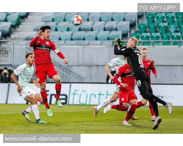 德甲联赛：巅峰对决，竞争白热化！