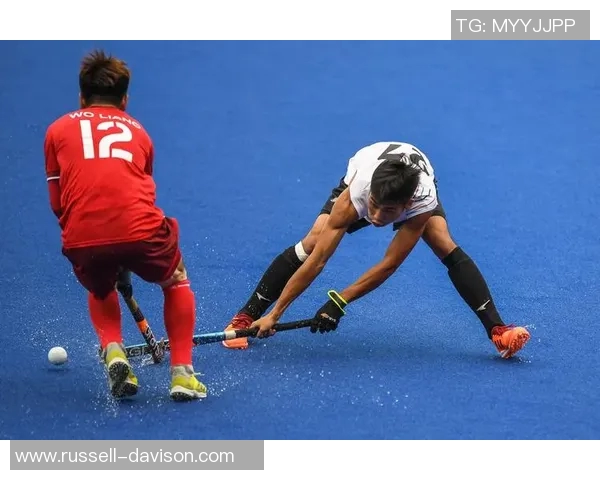 猛龙队伍精神饱满，士气高昂，直击赛场