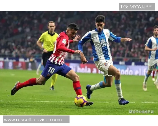 马德里竞技签下比利亚雷亚尔射手格雷罗，引发球迷期待